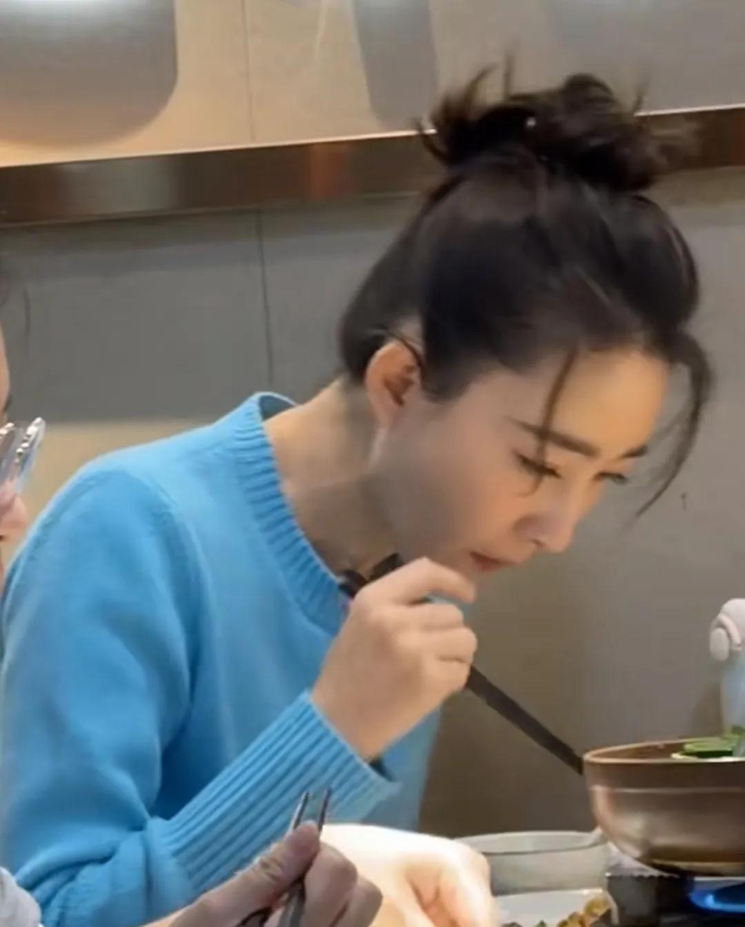 王麗坤離婚風(fēng)波后首現(xiàn)身