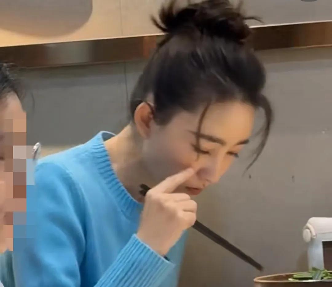 王麗坤離婚風(fēng)波后首現(xiàn)身