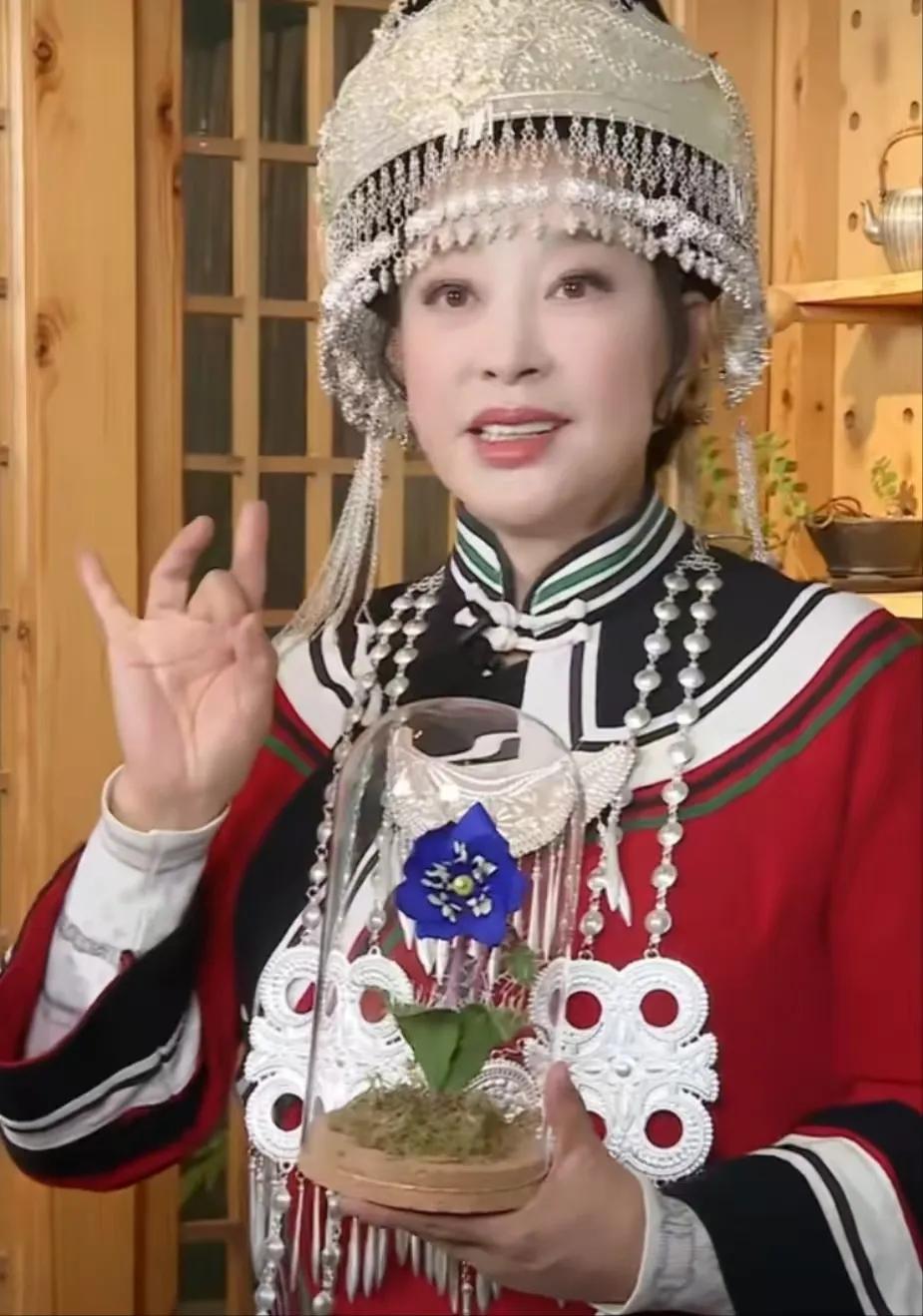 74歲劉曉慶稱要每天堅持晨跑