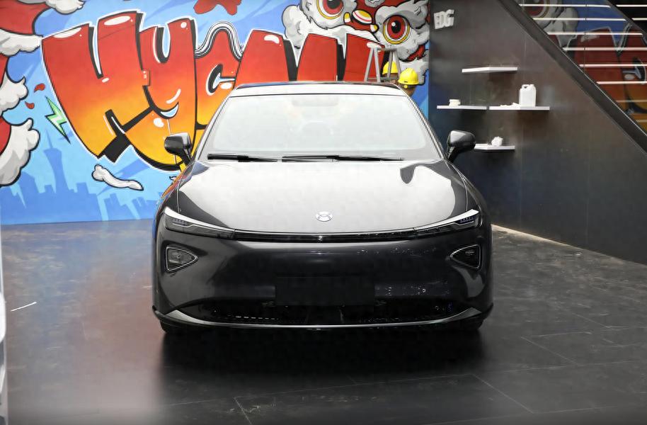 電動機總功率160kW,售13.98萬元,這款純電轎車值得一看嗎?