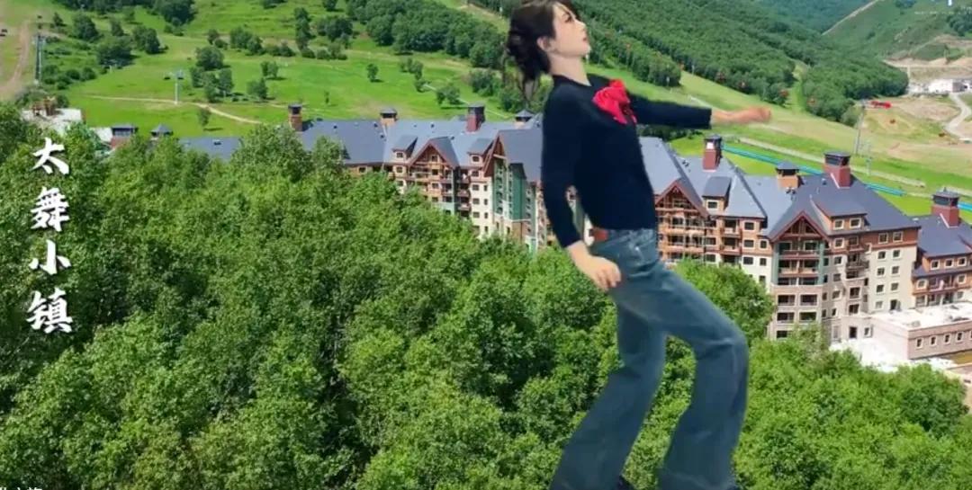 楊紫魔性舞蹈走紅,各文旅賬號“打卡”,本人回應